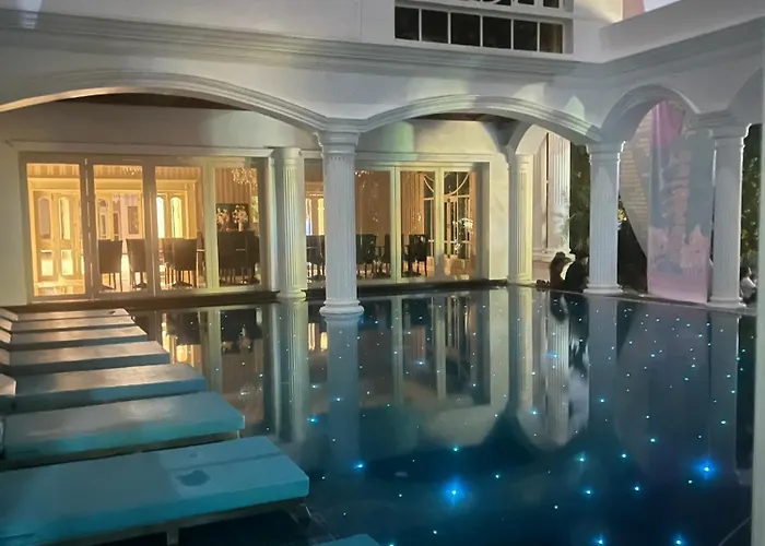 V20 Boutique Jacuzzi Hotel Bangkok